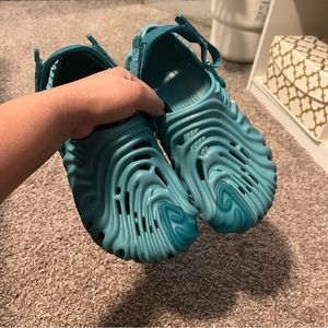 Salehe Bembury x Crocs Pollex Clog- Tide